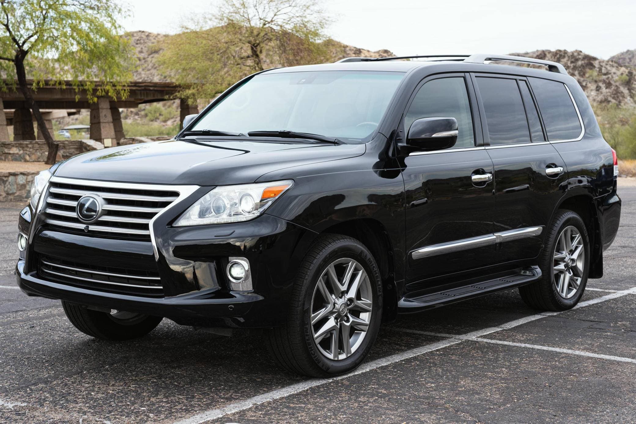 Lexus LX570 2014